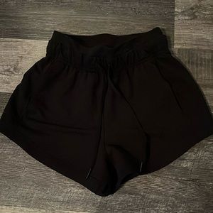 Lululemon high rise inner glow short